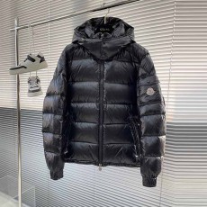 몽클레어 Moncler 남성 패딩 M02947