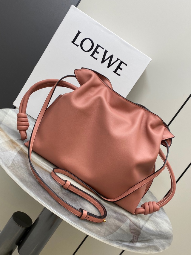 로에베 LOEWE 나파 카프스킨 플라멩코 클러치 LW0163