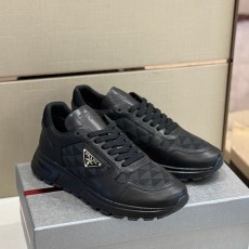 프라다 PRADA 남성 스니커즈 PR105