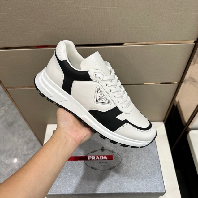 프라다 PRADA 남성 스니커즈 PR106