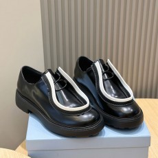 프라다 PRADA 남여공용 로퍼 PR107