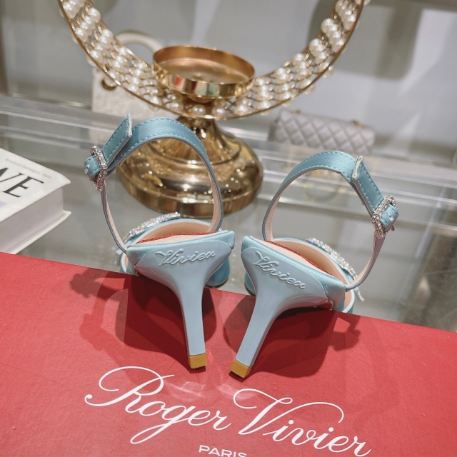 로저비비에 ROGER VIVIER 여성 샌들 RV165