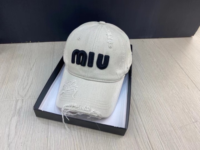 미우미우 MIUMIU 남여공용 볼캡모자 MU026