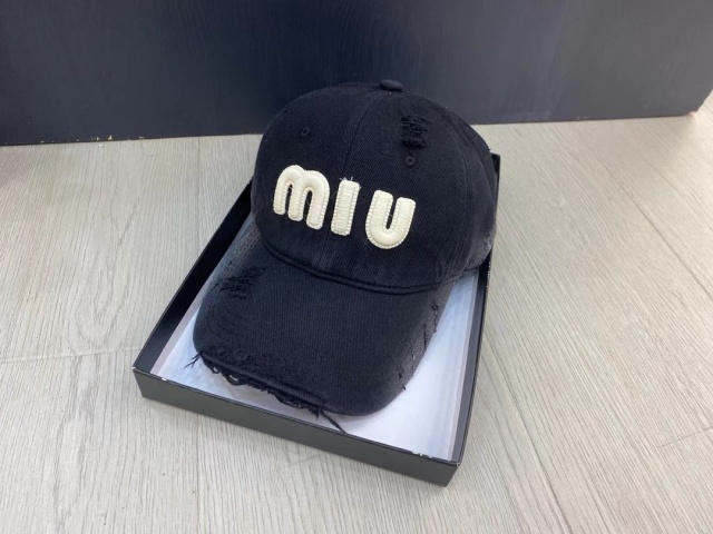 미우미우 MIUMIU 남여공용 볼캡모자 MU026