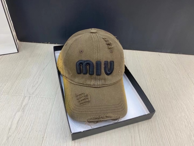 미우미우 MIUMIU 남여공용 볼캡모자 MU026