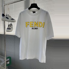 펜디 FENDI 남성 라운드 반팔 F196