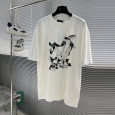 루이비통 LV 남성 라운드 반팔 LV8329