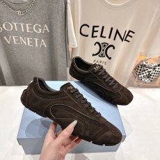 프라다 PRADA 스웨이드 스니커즈 PR306