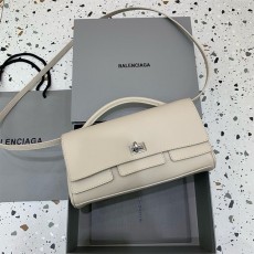 발렌시아가 Balenciaga 여성 벨 에어 크로스백 BC0556