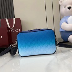 구찌 GUCCI 남성 크로마 스몰 크로스바디백 835691 GU1403