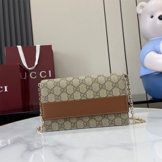 구찌 GUCCI 여성 GG 엠블럼 체인 지갑 838151 GU1420