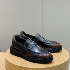 프라다 PRADA 남성 가죽 로퍼 PR308