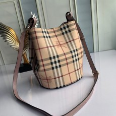 버버리 BURBERRY 여성 버킷백 BB0418