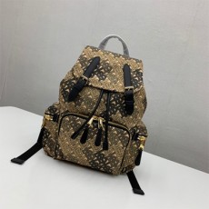 버버리 BURBERRY 미디엄 모노그램 프린트 나일론 럭색 BB0515