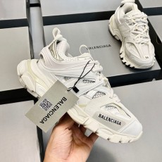 발렌시아가 Balenciaga 남여공용 트랙 3.0 스니커즈 BG0602