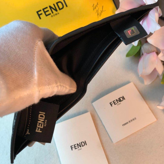 펜디 FENDI 남성 반지갑 FN102