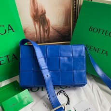 보테가 BOTTEGA VENETA 우븐 카세트 숄더백 667298 BO0651