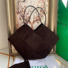 보테가 BOTTEGA VENETA 인트레치아토 스웨이드 토트백 652057 BO0679