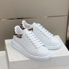 매퀸 Mcqueen 남여공용 오버솔 스니커즈 M383