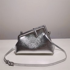 펜디 FENDI 여성 퍼스트 스몰 숄더백  FD08375