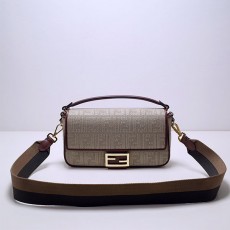 펜디 FENDI 아이코닉 바게트 크로스백 FD08385