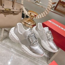 로저비비에 ROGER VIVIER 여성 버클 스니커즈 RV147