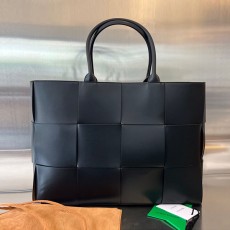 보테가 BOTTEGA VENETA 여성 토트백 BO0906