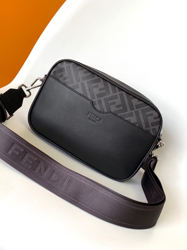 펜디 FENDI 남여공용 메신저백 FD08489