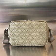 보테가 BOTTEGA VENETA  남여공용  인트레치아토 카메라백 710048 BO0925